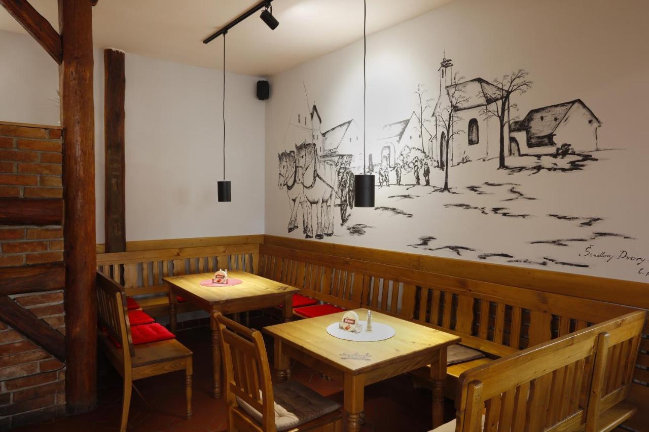 捷克布杰约维采 欣洛斯卡克蔓旅馆酒店 外观 照片