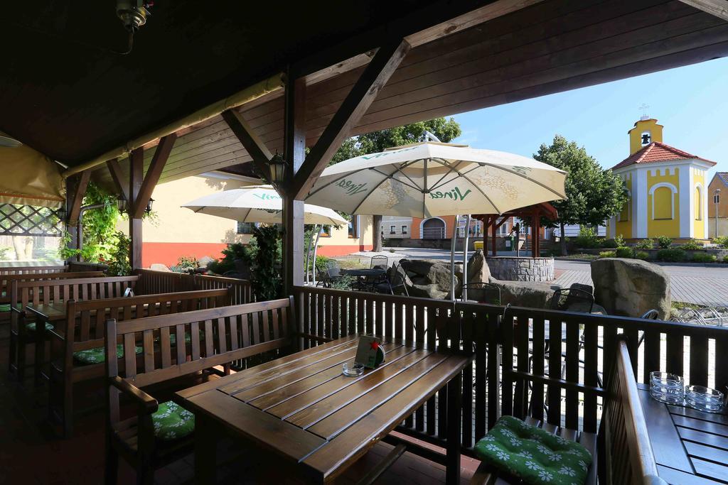 捷克布杰约维采 欣洛斯卡克蔓旅馆酒店 外观 照片
